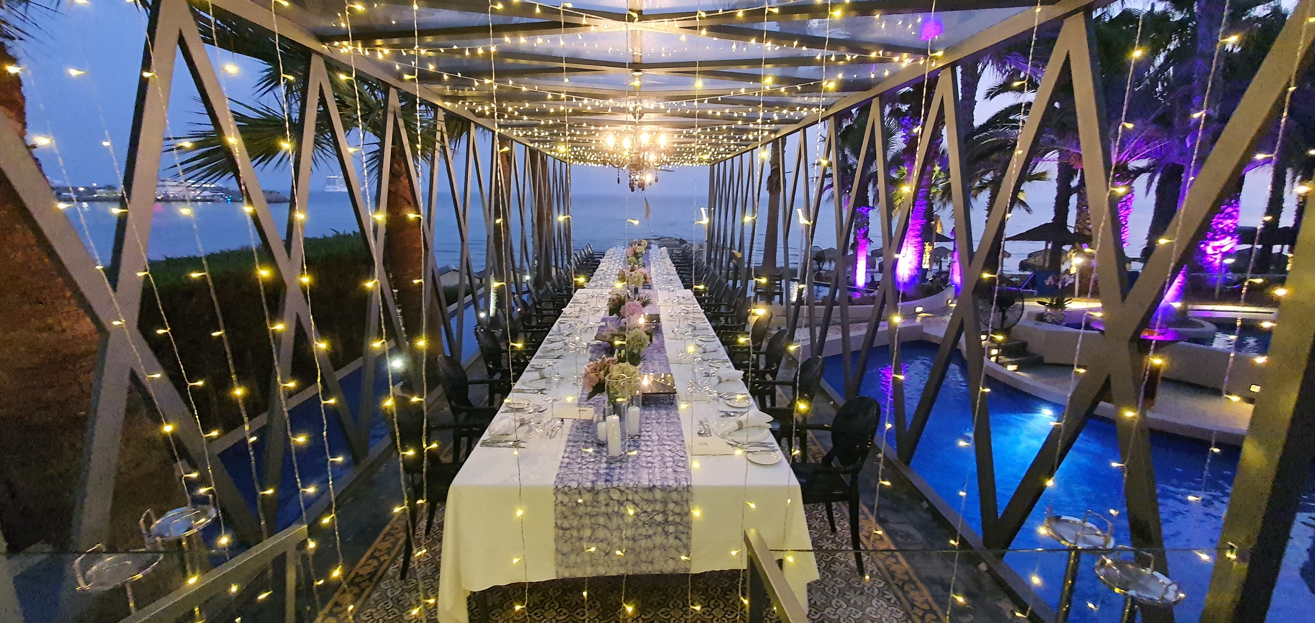 Image: http://www.bookyourweddingday.com/images/media/uploadfiles/Outdoor Venue.jpg